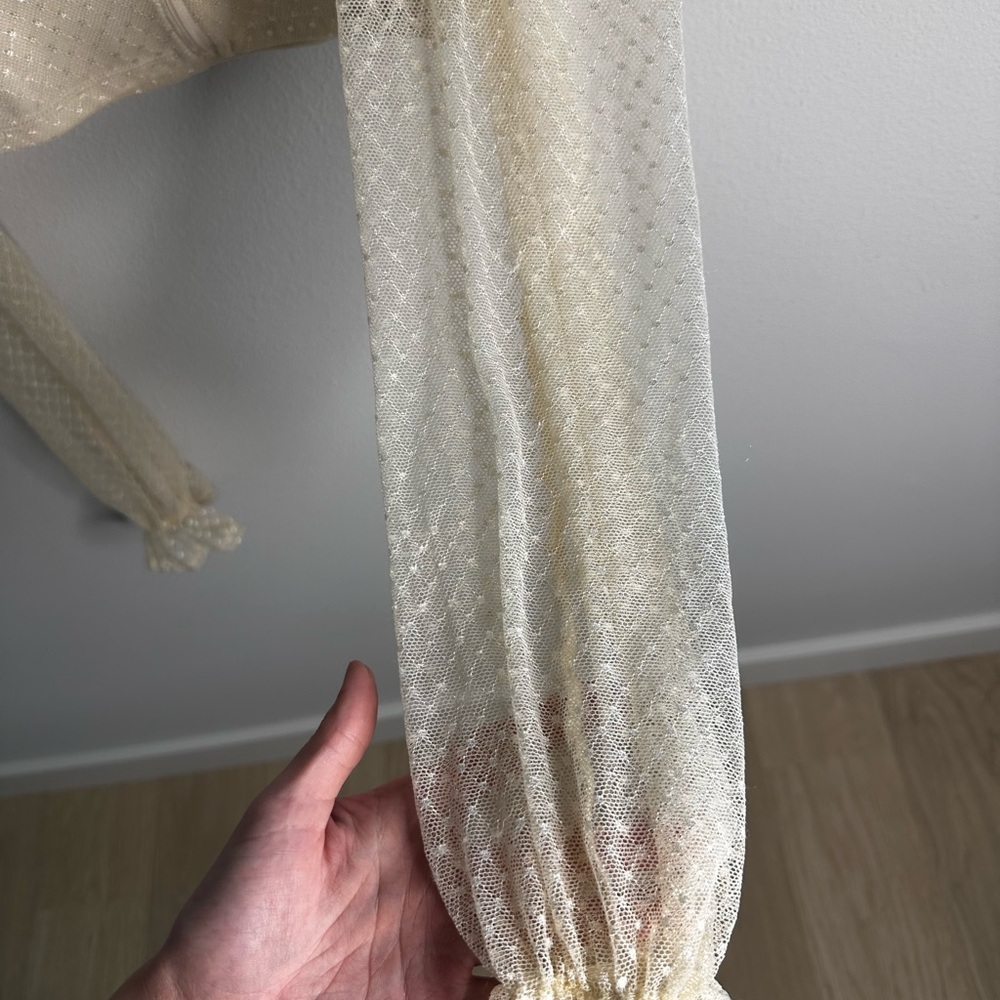 Windsor Cream Sheer Sleeve Blouse - Picture 4 of 4